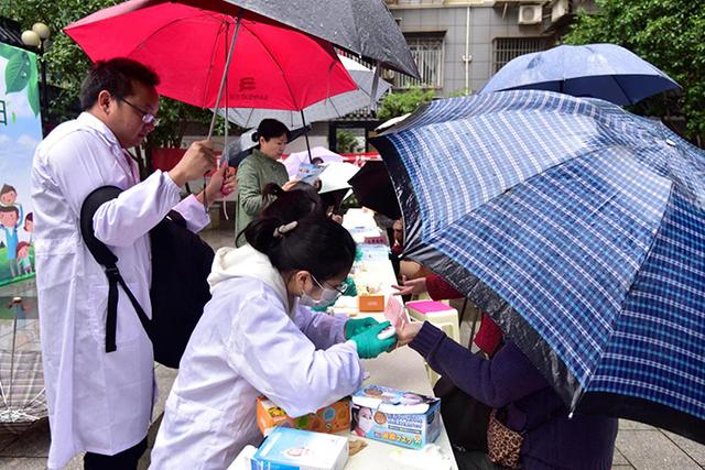 攜手防治糖尿病，守護健康新生活——湖南省疾控中心專家進社區(qū)開展主題宣傳與服務(wù)